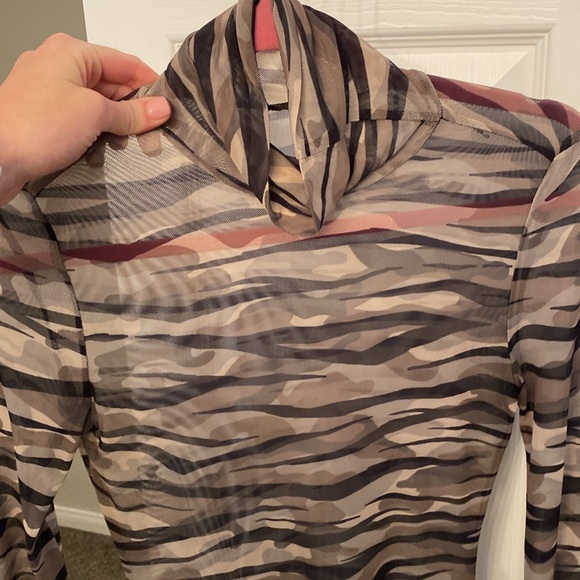 AFRM Shailene Long Sleeve Print
Mesh Dress Zebra Camo Small - Picture 4 of 4